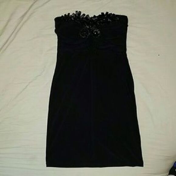 3 for $10 (on all items $10 or less in closet) Strapless Black Dress. Size Small - Picture 1 of 2